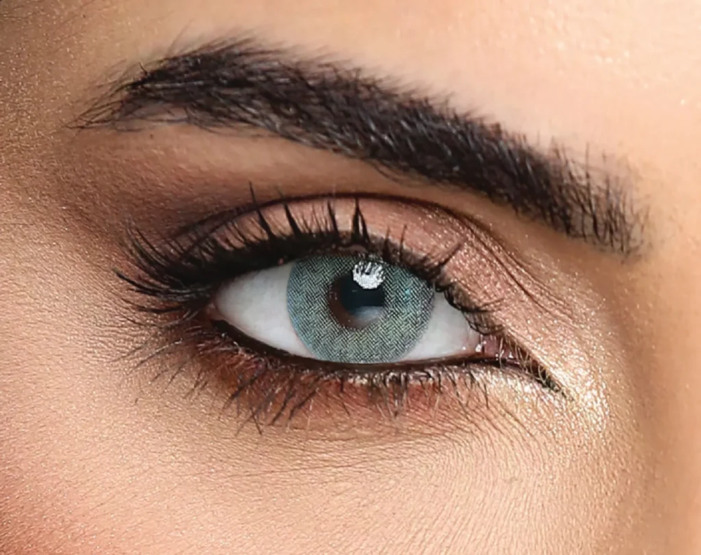 Rosa-Belle-blue-mist