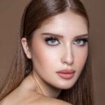 celena-daily-contact-lenses-wild-green-2